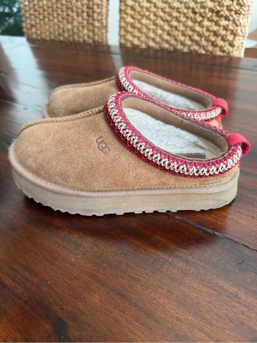 UGG Tazz Slipper Chestnut little kids size 2